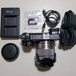 소니 NEX-6 미러리스 카메라와 18-55mm 렌즈