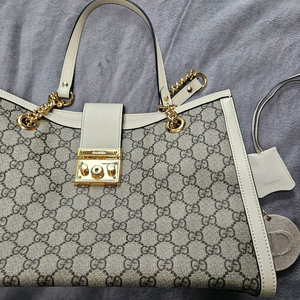 구찌 패드락 미디움 숄더백 베이지 판매 이미지