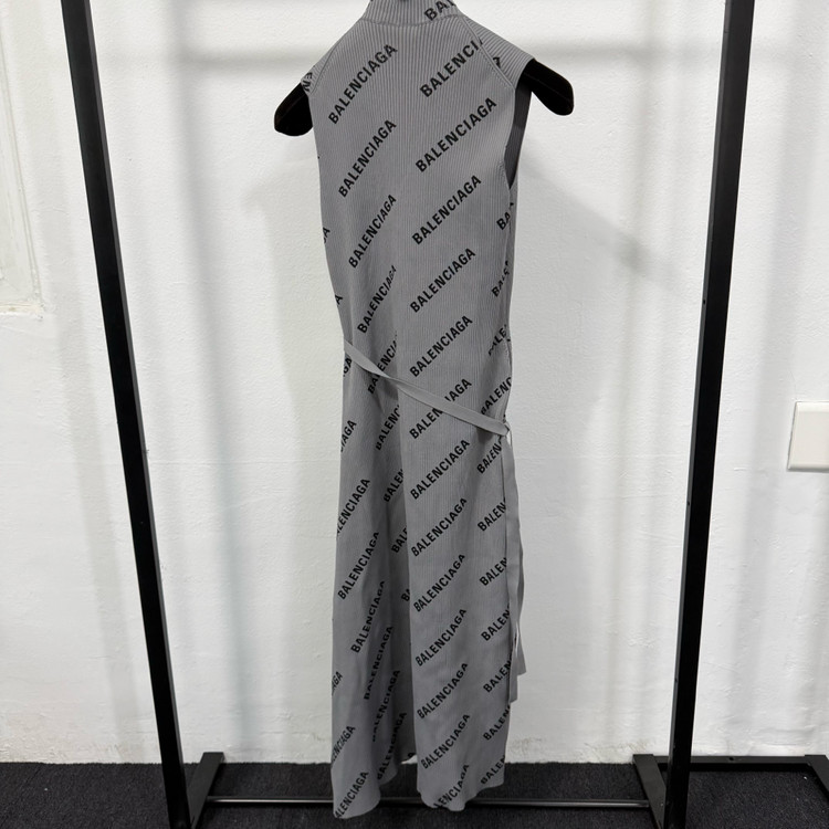 발렌시아가 로고 프린트 랩 민소매 원피스 이미지