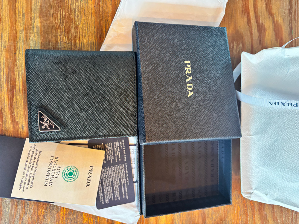 프라다 남성 반지갑 새상품 이미지