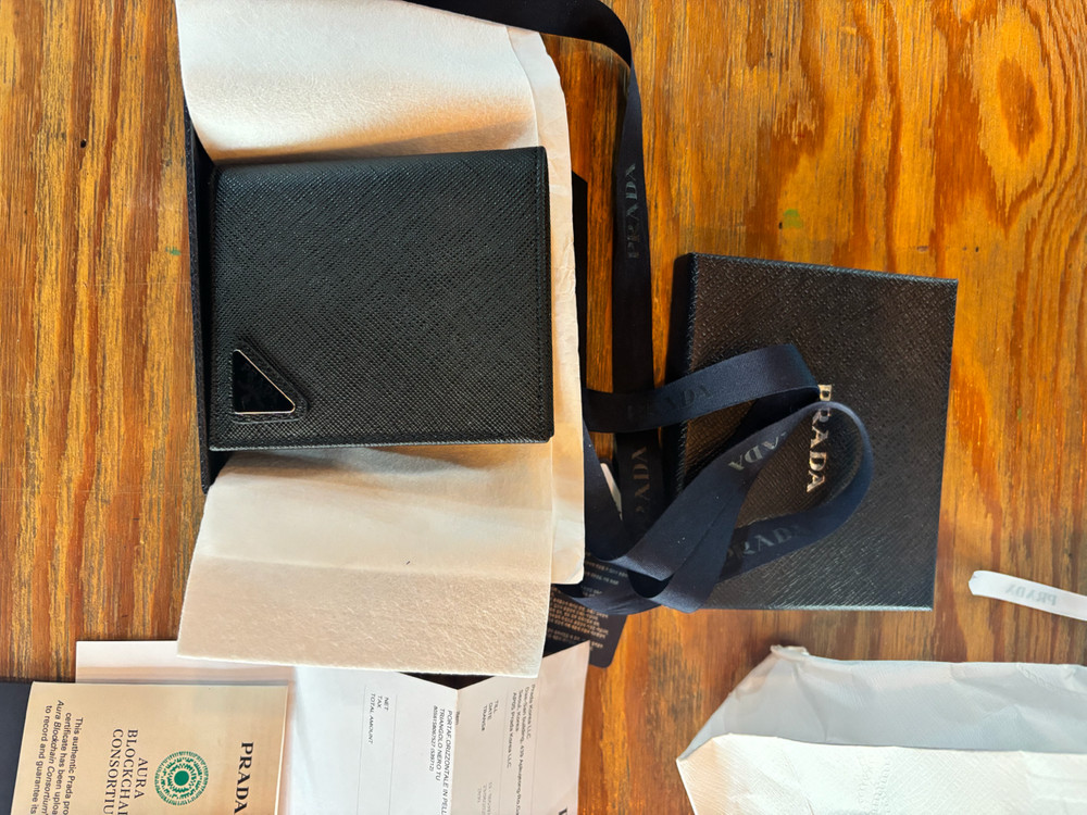 프라다 남성 반지갑 새상품 이미지