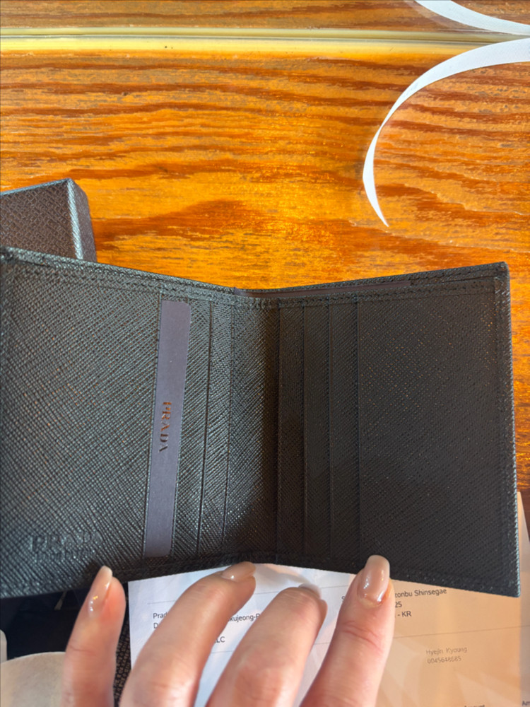 프라다 남성 반지갑 새상품 이미지