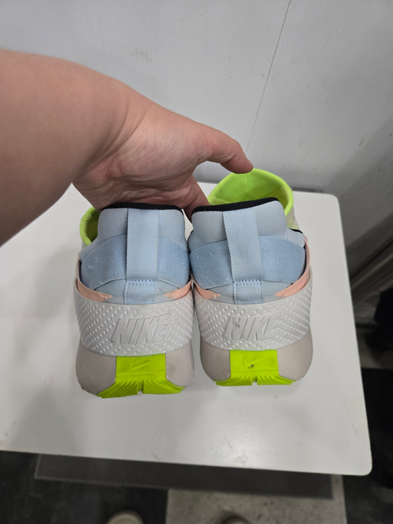 사이즈285 )) NIKE 나이키 고 플라이이즈 신발! 신고 벗기 편해요~ 이미지