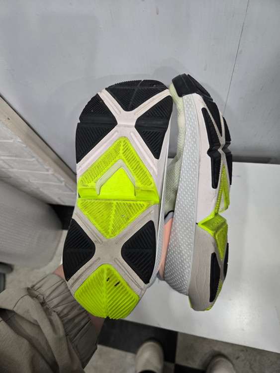 사이즈285 )) NIKE 나이키 고 플라이이즈 신발! 신고 벗기 편해요~ 이미지