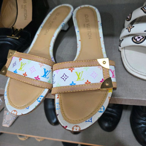 루이비통 멀티 뮬 슬리퍼 38.5 이미지
