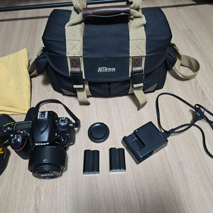 Nikon D750 풀프레임 DSLR 카메라 판매합니다. 컷수 9194