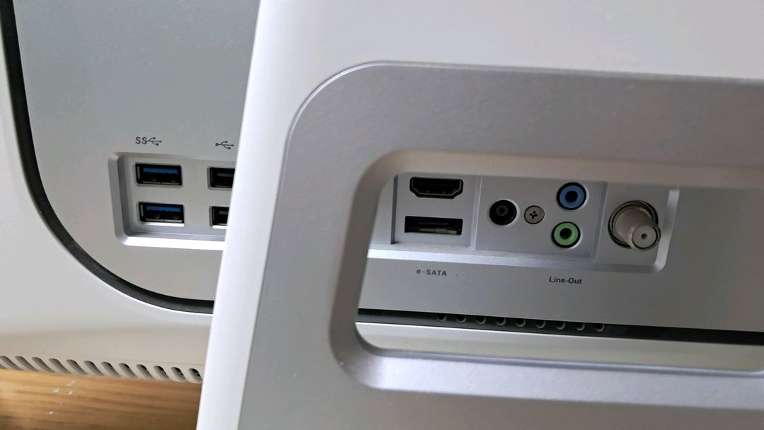 i7 쿼드코어 23인치 일체형 올인원 터치스크린 PC 이미지