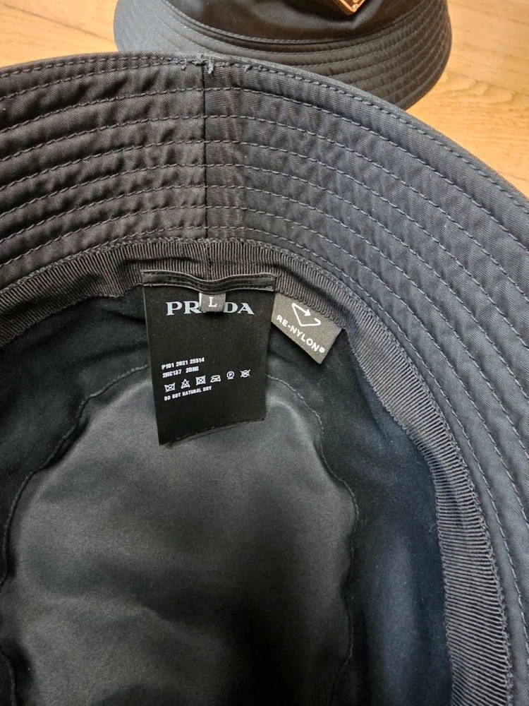 프라다 버킷햇 이미지