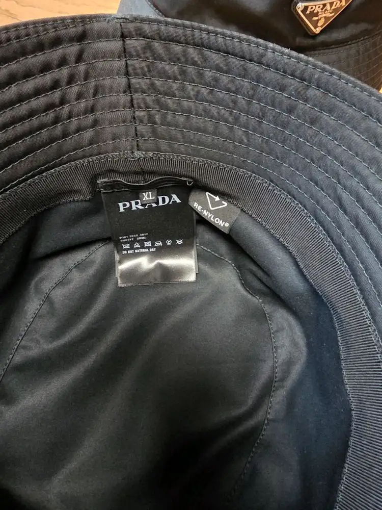 프라다 버킷햇 이미지