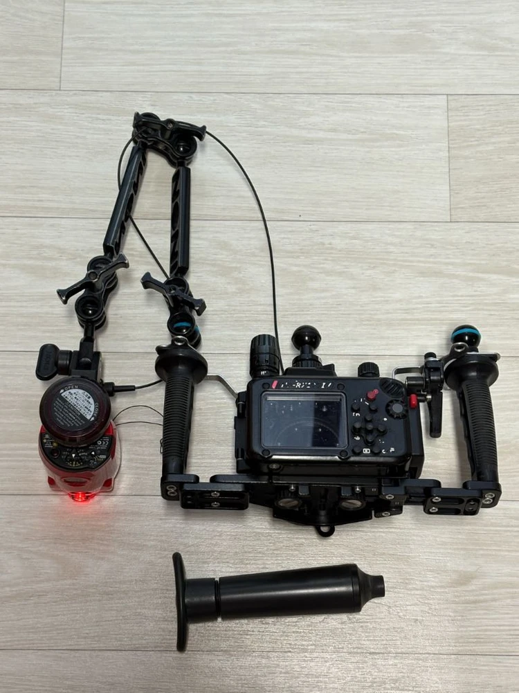 노티캠 RX100M4 수중하우징 수중카메라 팝니다 이미지