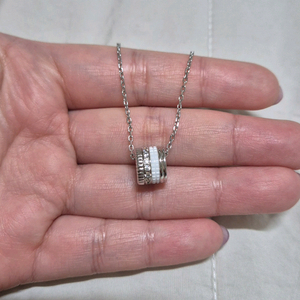 부쉐론 콰트로 더블 화이트 에디션 라지 목걸이 팝니다 이미지