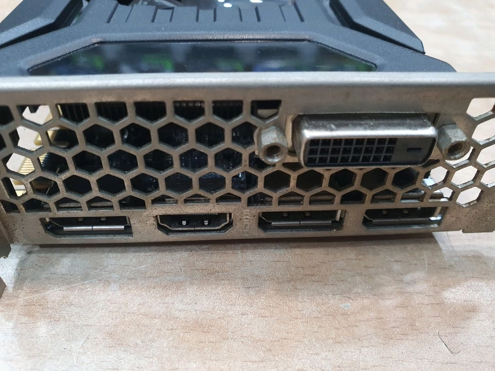 이엠텍 지포스 GTX 1080 8GB 그래픽카드 이미지
