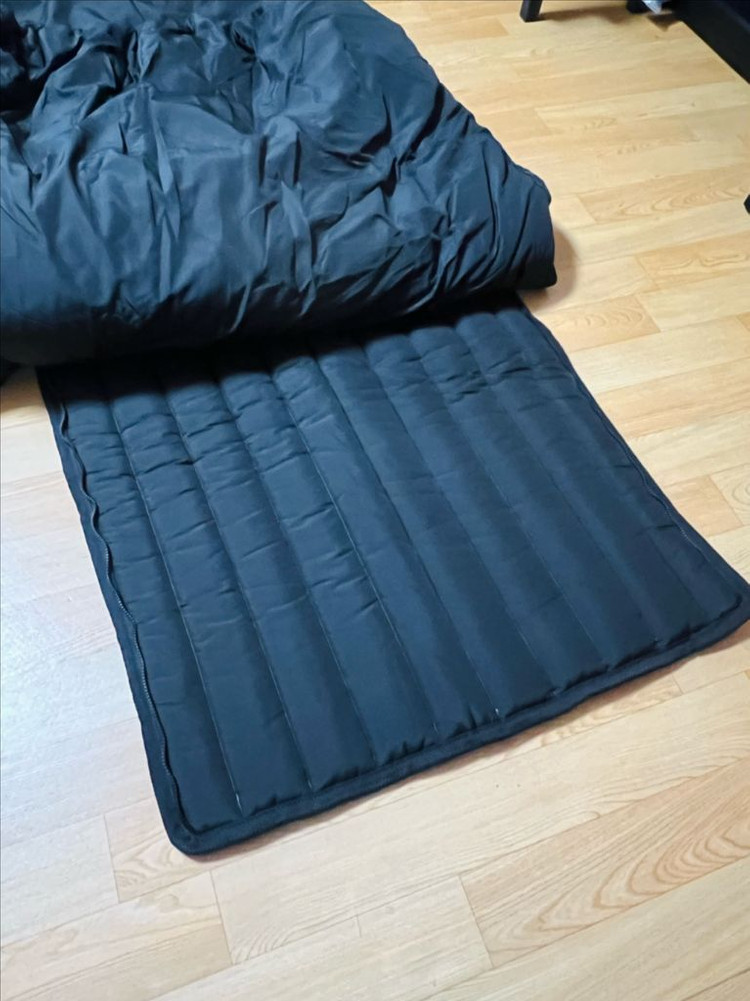 꼼지락 캠핑용 이노베이션 탄소 온열 침낭 미사용 이미지