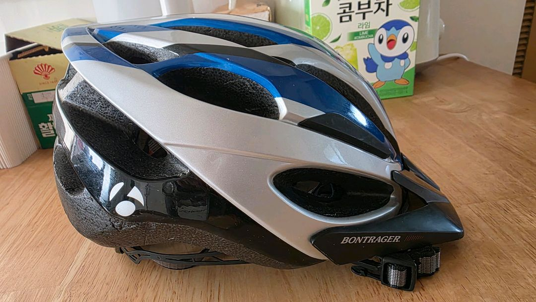 본트레거 솔스티스 자전거 헬멧 이미지