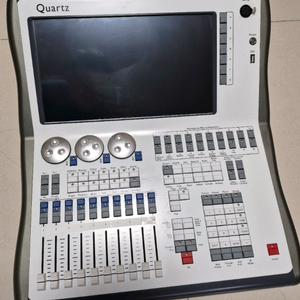 QUARTZ 조명 컨트롤러 DMX 이미지