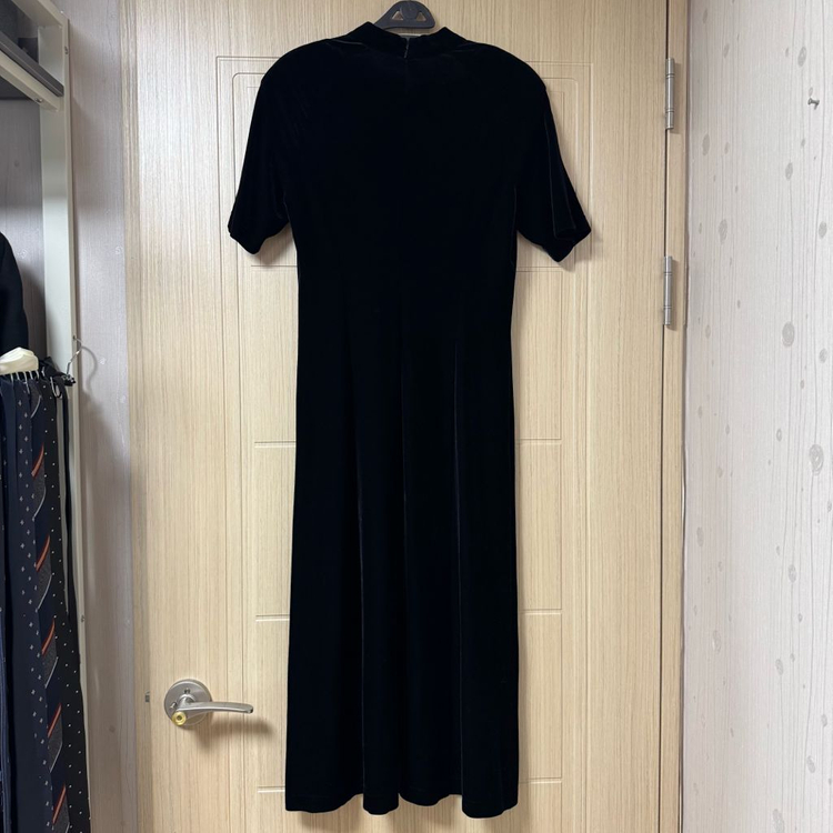 고급 벨벳 반팔 롱원피스 롱드레스 블랙 파티룩 연말룩 이미지