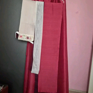 여성 한복 세트 (저고리, 치마, 숄) 66~77 이미지