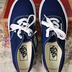 반스 어센틱 230사이즈 미착용 새상품 남여공용 이미지