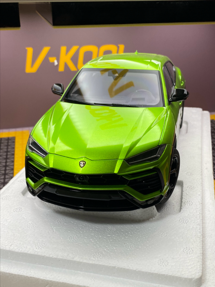 1:18 오토아트 우루스 그린 다이캐스트 (컴포짓) 이미지