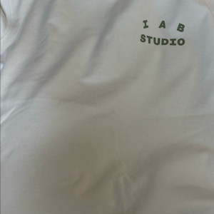 아이앱스튜디오 라이트 그린 반팔티 이미지