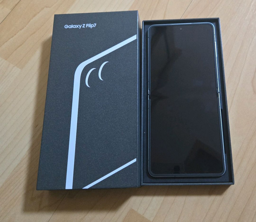 (새것급)갤럭시 z플립7 자급제 512G 민트 단순개봉 팔아요 이미지