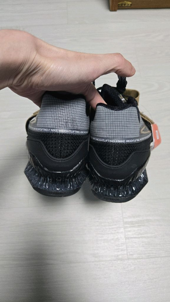 나이키 로말레오4 역도화 헬스화 트레이너화 305mm 판매합니다 왕발 빅사이즈 이미지