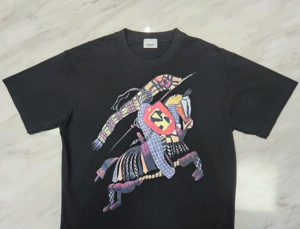 [좋습니다 남성용] 버버리 기사 프린팅 반팔 티셔츠 L 사이즈 루이비통 샤넬 구찌 펜디 프라다 에르메스 디올 아미리 이미지
