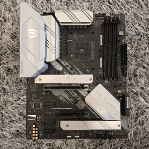 ASUS ROG STRIX B550-A 게이밍 메인보드 이미지