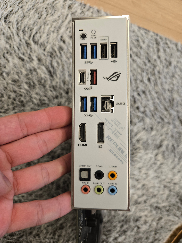 ASUS ROG STRIX B550-A 게이밍 메인보드 이미지