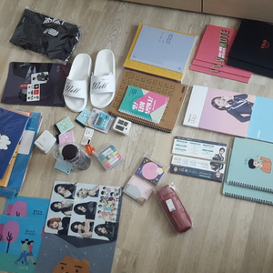 메가스터디 이투스 대성마이맥 굿즈 그립톡 노트 텀블러 이미지