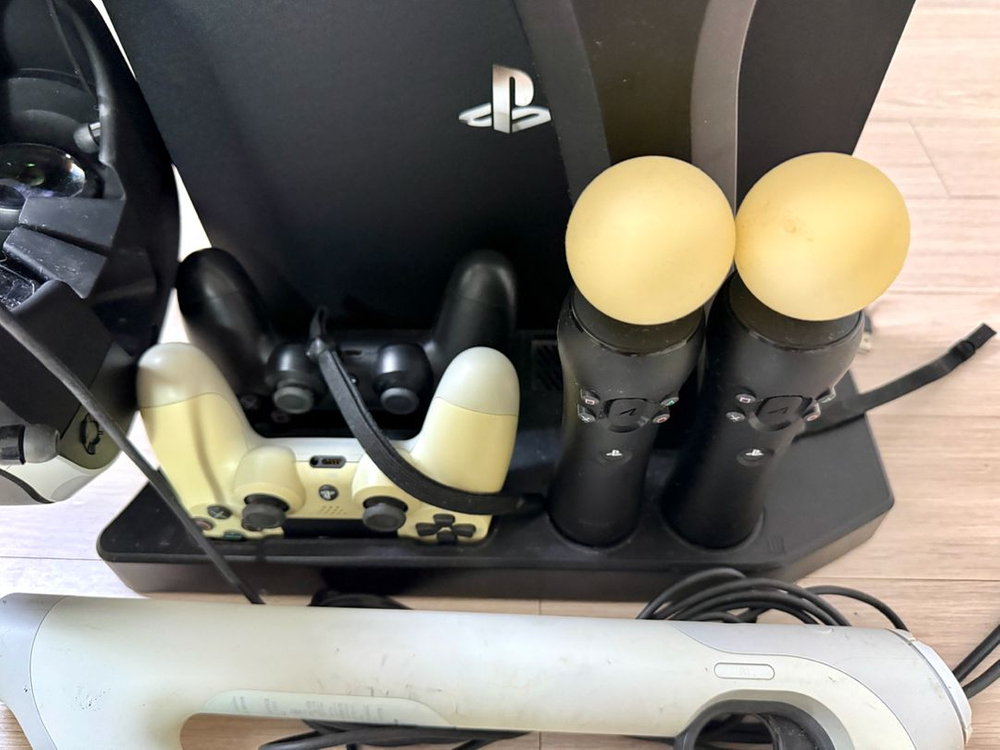 플스4 PS4 Pro 1TB + VR(2세대 3번세트) 풀박스 판매 합니다 이미지