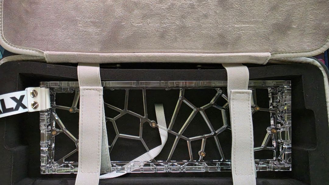 스웨그키 60/65 가방 + 알리발 60 키보드 하우징(베놈호환자체는 됨) 이미지