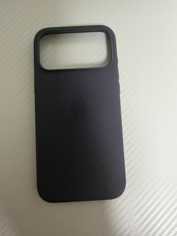 아이폰17 프로맥스 테크우븐 케이스 이미지