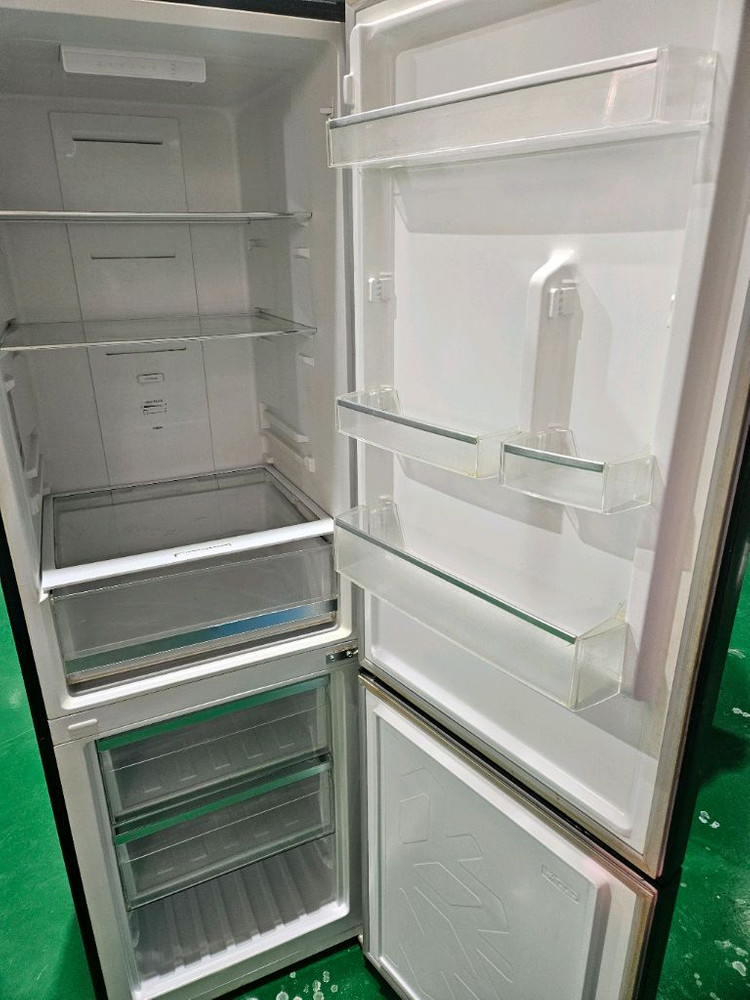 캐리어 클라윈드 CRF-CN312 블랙 냉장고 이미지