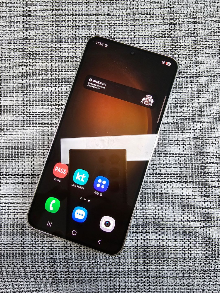 (미파손) 갤럭시 S23 256G 크림 23년 3월개통 정상해지공기계 가성비단말기 33만팝니다@ 이미지