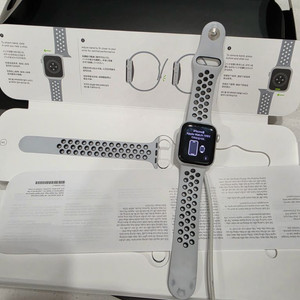 애플워치 SE 1세대 40mm 나이키 에디션 실버 이미지