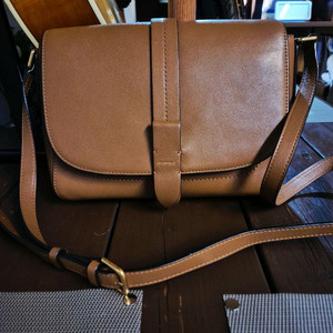 빈폴 가죽 크로스백 이미지