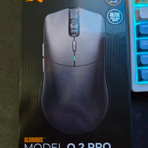 글로리어스 Model O2 PRO 8K 게이밍 무선마우스 판매합니다. 이미지