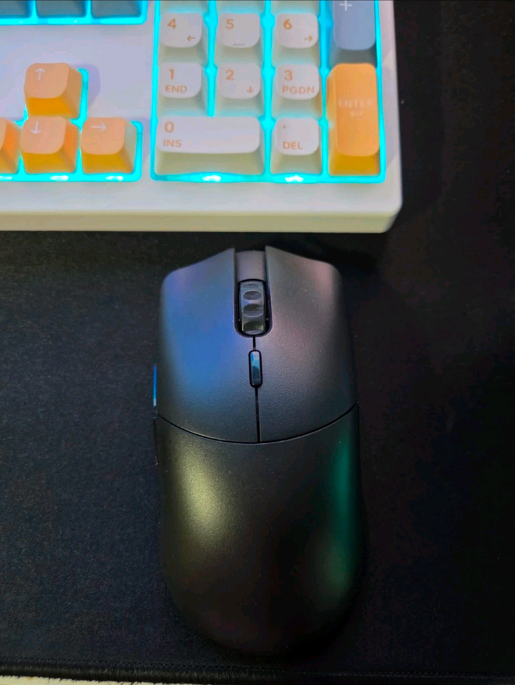 글로리어스 Model O2 PRO 8K 게이밍 무선마우스 판매합니다. 이미지