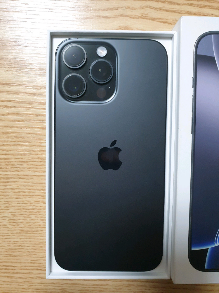 아이폰 16 프로맥스 256GB 블랙티타늄 배터리98% 상태S급 이미지