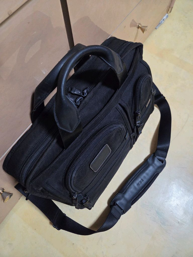 투미 정품 티패스 랩탑 브리프케이스 이미지