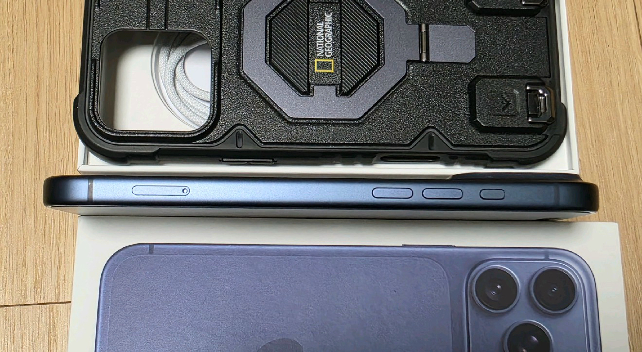 아이폰17프로맥스 256 유리실금 블루 사이클 27 이미지