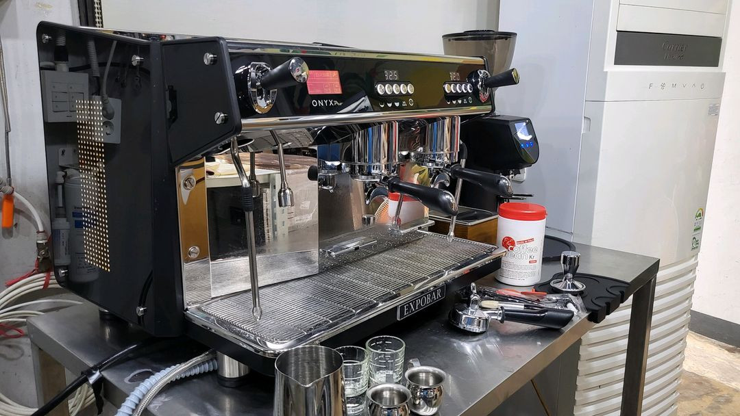 엑스포바크렘 오닉스프로 커피머신 펠리체 자동 그라인더 포함 이미지