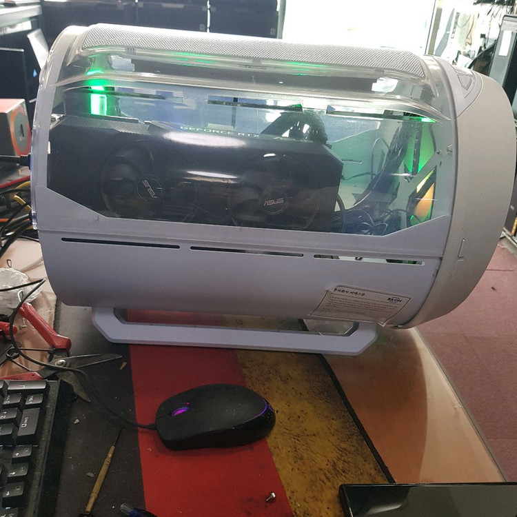 PC 본체 (RTX 2080 SUPER, 16GB RAM) 이미지