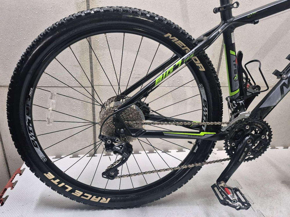 메리다 빅세븐 500 MTB 자전거 이미지