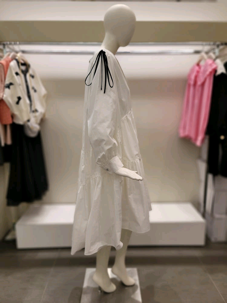 한섬 오즈세컨 볼륨 셔링 오버핏 원피스 오브제 럭키슈에뜨 뮤베일 쥬시쥬디 이미지