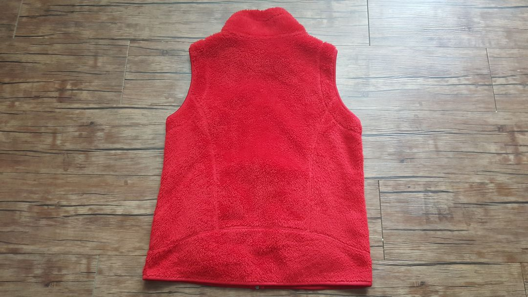 여성 55 66 퍼 베스트 털 조끼 블랙 레드 이미지