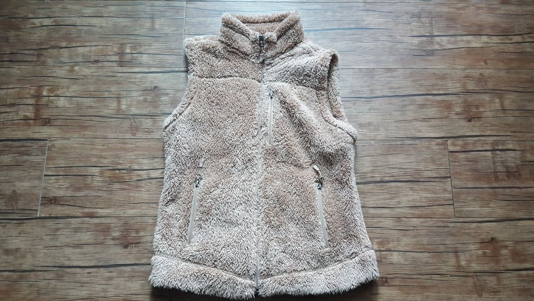 여성 55 66 퍼 베스트 털 조끼 블랙 레드 이미지