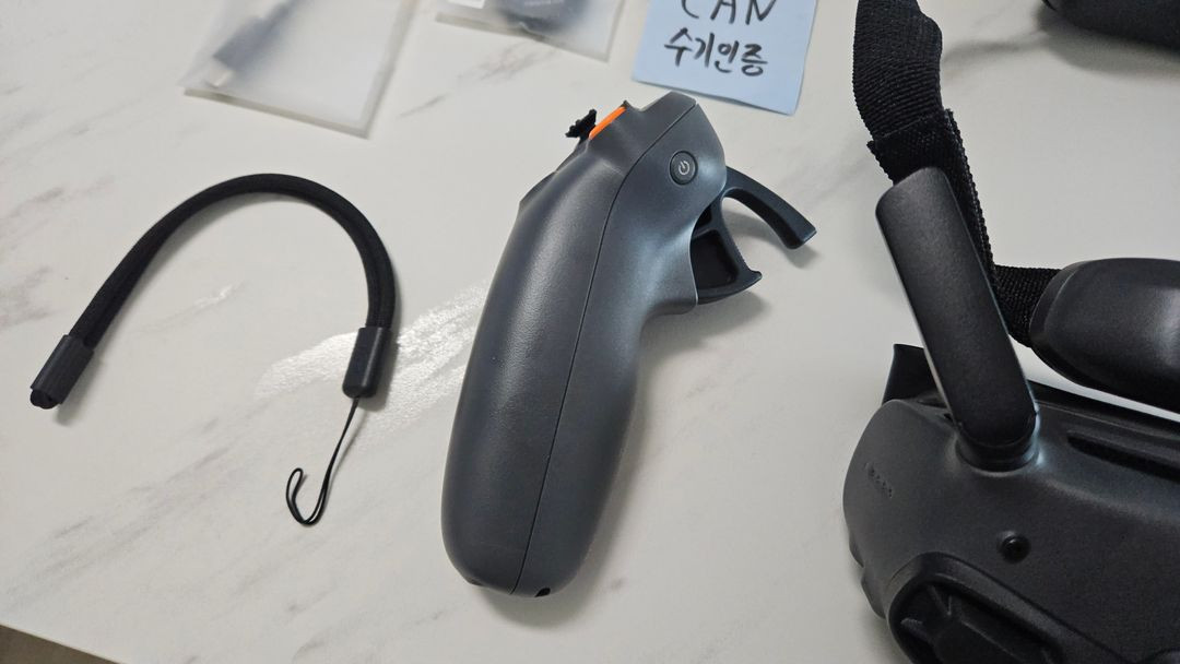 Dji 고글3 & 모션3 세트 팝니다 (에어3,미니4프로,네오1,네오2,아바타360,아바타2,O3,O4 Unit) 이미지