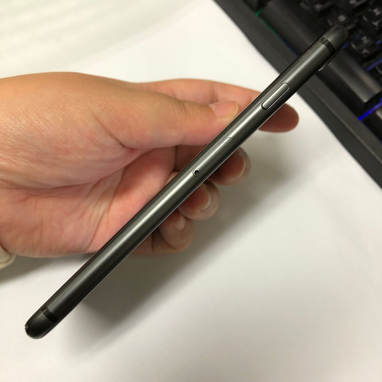 아이폰8 64GB 블랙 중고폰 배터리100% 기능정상 카메라정상 211100 이미지